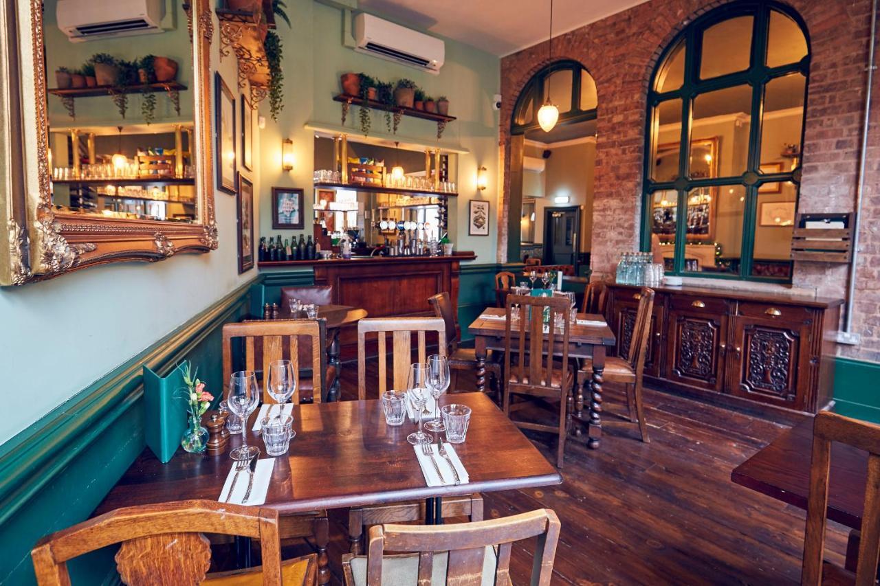 The Old Coffee Tavern Warwick  Oda fotoğraf